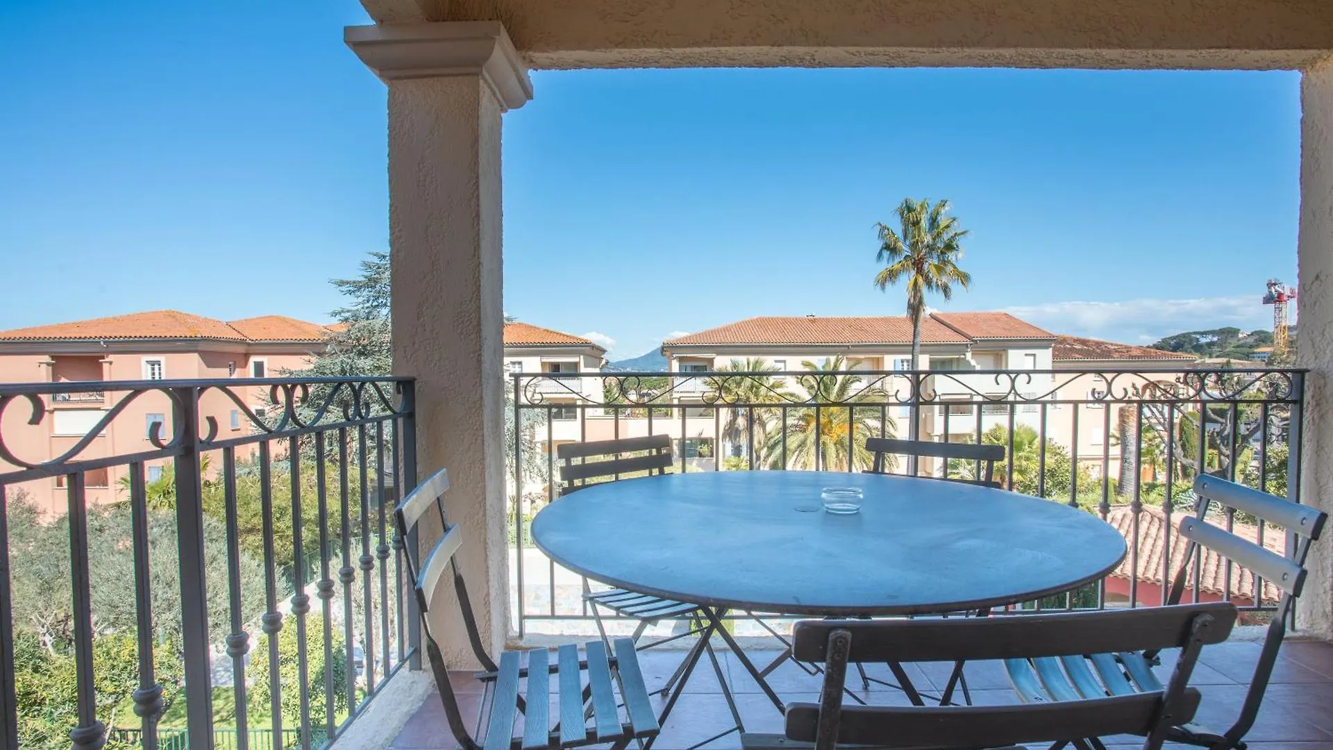 3 Bdr Apt - Clos Sainte Anne