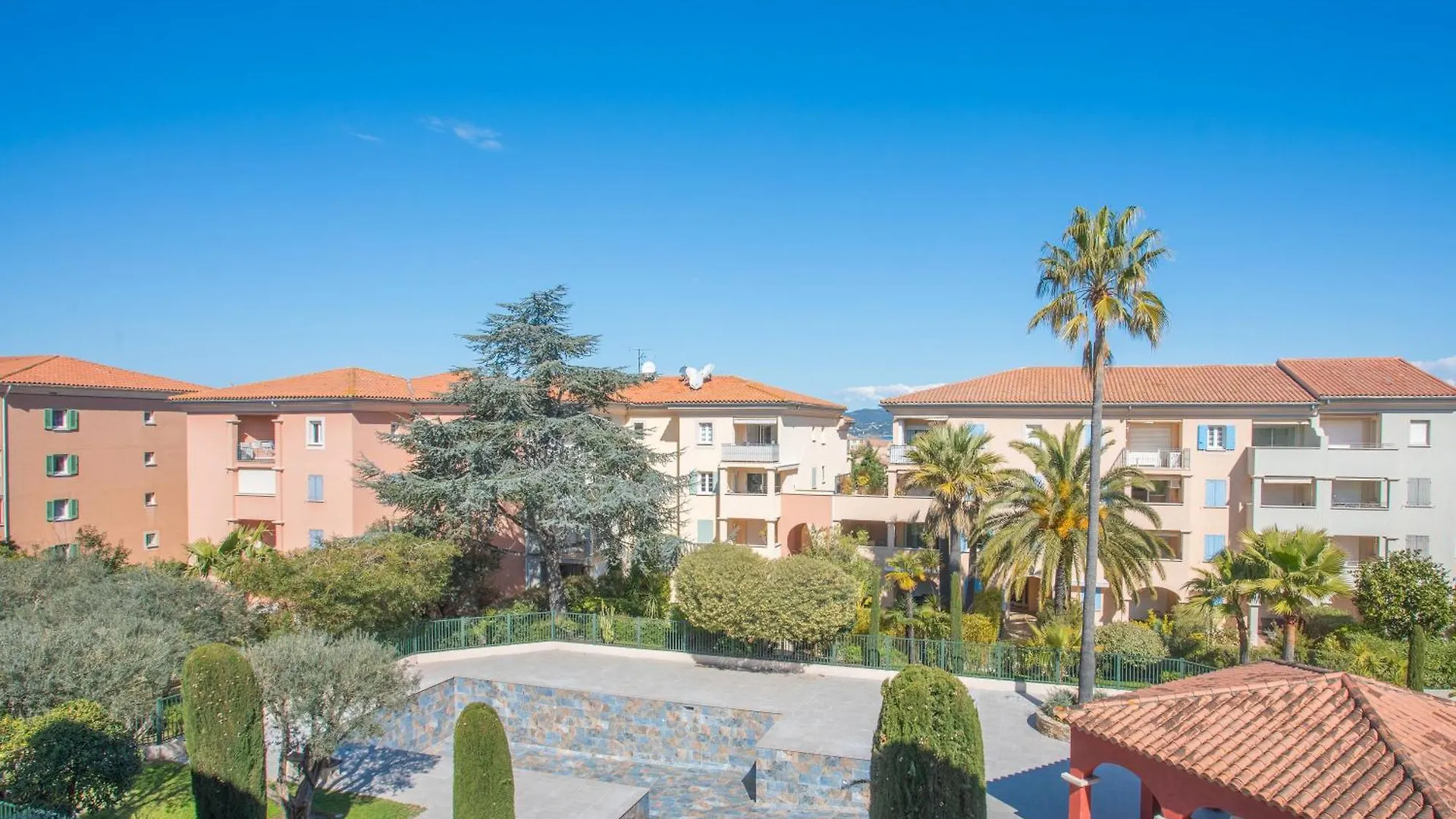 Apartment 3 Bdr Apt - Clos Sainte Anne